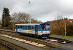 Die zur „RegioMouse“ modernisierte “Chcípák”  (Brotbüchse), der zweiachsige Dieseltriebwagen ČD 810 594-2 (CZ-ČD 95 54 5 810 594-2), ex ČSD M