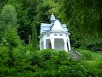 Kapelle im Wald Kloster Kozul'ka bei Krekhiv, Ukraine 23-05-2018.