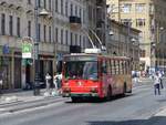 LKP LET O-Bus 597 koda 14TrM Baujahr 1989. Ex Wagen 438 DP Plzeň (Tsjechien). Prospekt Svobody, Lviv 27-05-2018.

LKP LET trolleybus 597 koda 14TrM bouwjaar 1989. Ex-438 van DP Plzeň uit Tsjechi. Prospekt Svobody, Lviv 27-05-2018.