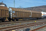 Vierachsiger, großräumiger Schiebewandwagen 31 55 2870 122-2 H-RCH, der Gattung Habbinss,  der Rail Cargo Hungaria (Ein Unternehmen der ÖBB), am 16.03.2022 im Zugverband bei der