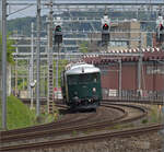Zum Fest 150 Jahre Nationalbahn durfte Bm 4/4 II 18451 nach einer kleinen Ewigkeit von 10 Jahren endlich wieder an die frische Luft und wurde von Ae 3/5 10217 an ihren fr�heren Einsatzort nach