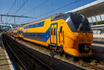 Der sechsteilige NS VIRM Regiorunner (VIRM-VI) 8608 der Nederlandse Spoorwegen N.V. (Niederländische Eisenbahn AG), ex DD-IRM IV NS 8408, am 29 April 2025 im Bahnhof Arnhem Centraal (Arnheim Hbf). VIRM steht für Verlengd InterRegio Materiee ...