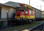Der X 534 Turmtriebwagen X 20.641 (99 81 9431 016-0 A-StH / X 534 067-4) der Stern & Hafferl Verkehrsgesellschaft m.b.H., ex BB X 534.067-4, ist am 04 April 2025 im Bahnhof Vorchdorf-Eggenberg abgestellt. (Hinweis: Ich stehe am Bahnsteig)

Der Tur ...