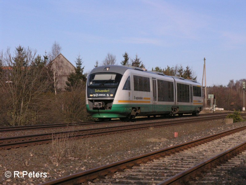 VT12 zieht bei Sch�nfeld eine VBG nach Schwandorf. 25.01.08