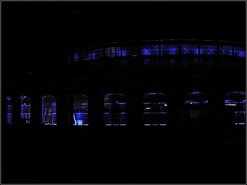 W�hrend des Kulturjahres 2007 waren die  Rotonden  am Bahnhof von Luxemburg von innen mit blauen Lichtern beleuchtet. 09.11.07 (Hans)